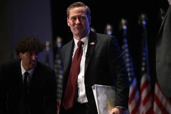 股票配资公司网站官网 华尔兹为何终被解职？